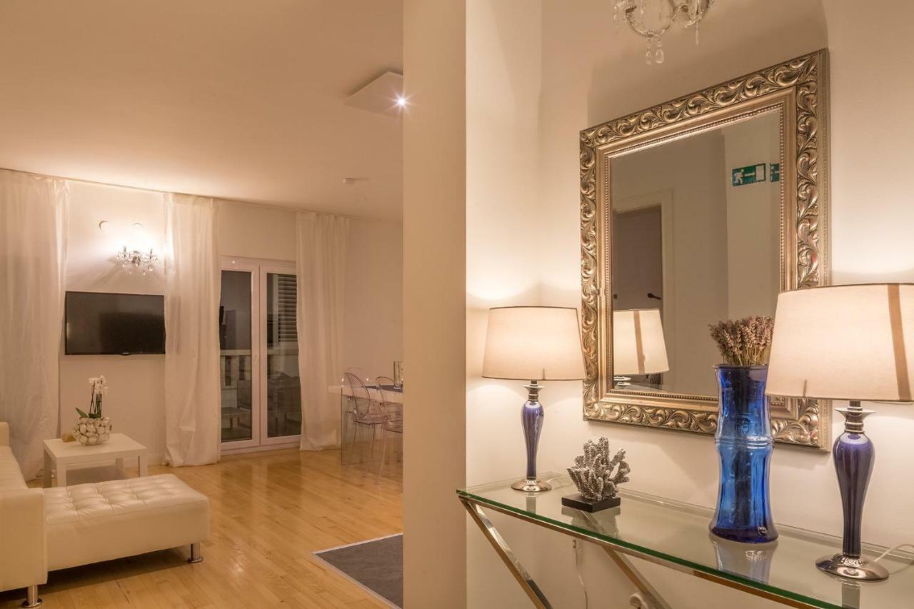 דוגי ראט Apartments Villa Lux מראה חיצוני תמונה