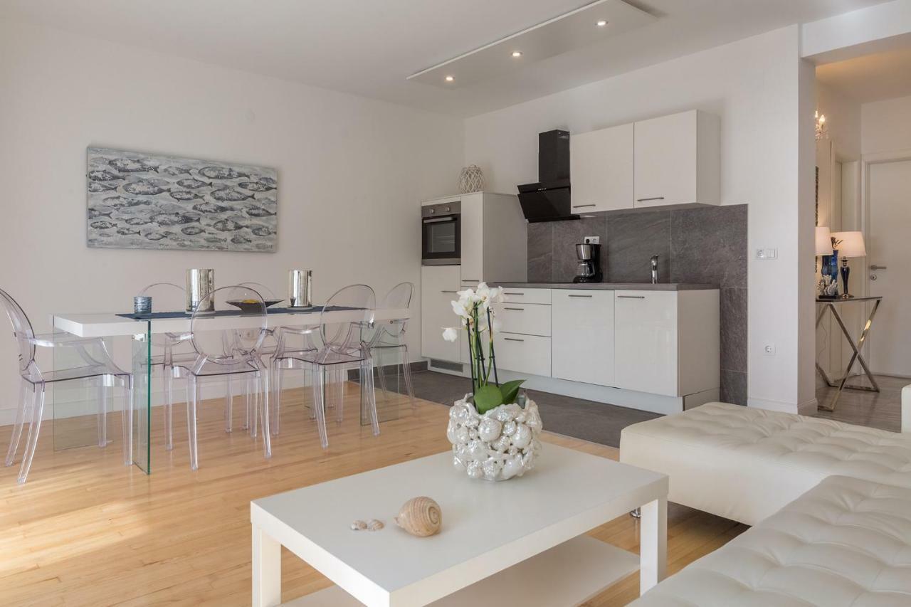 דוגי ראט Apartments Villa Lux מראה חיצוני תמונה