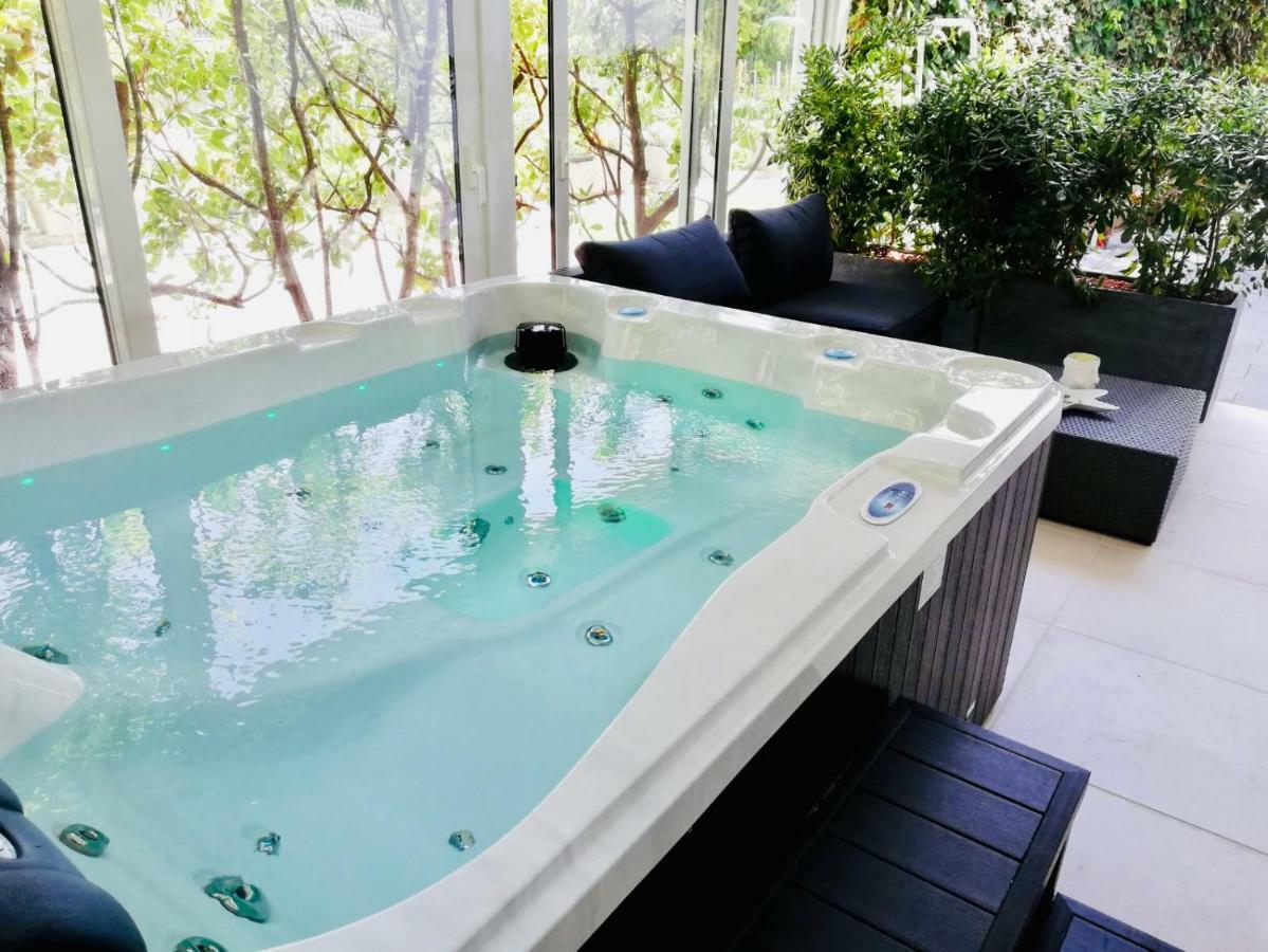 דוגי ראט Apartments Villa Lux מראה חיצוני תמונה